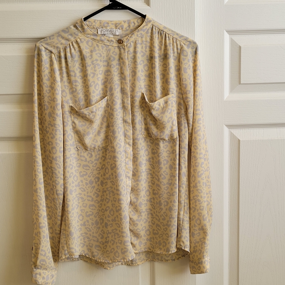 Forever21 Essentials top